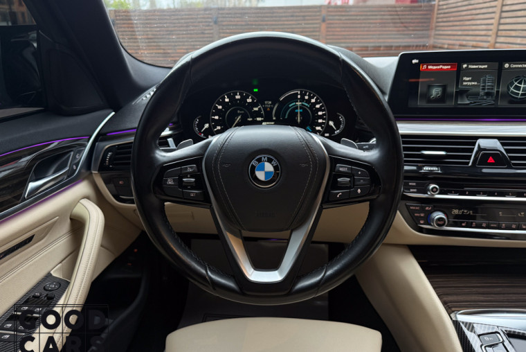 BMW 530e - 25