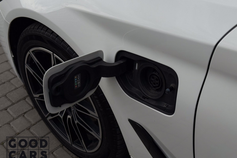 BMW 530e - 35