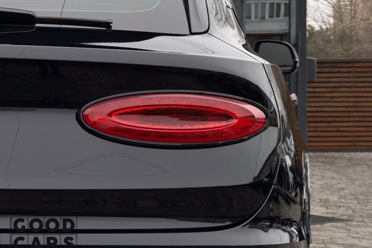 Bentley Bentayga - 10