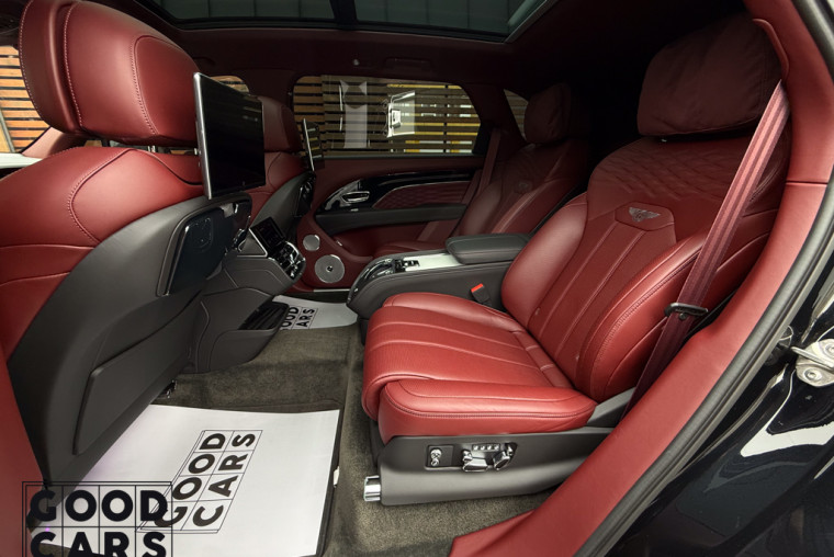 Bentley Bentayga - 30