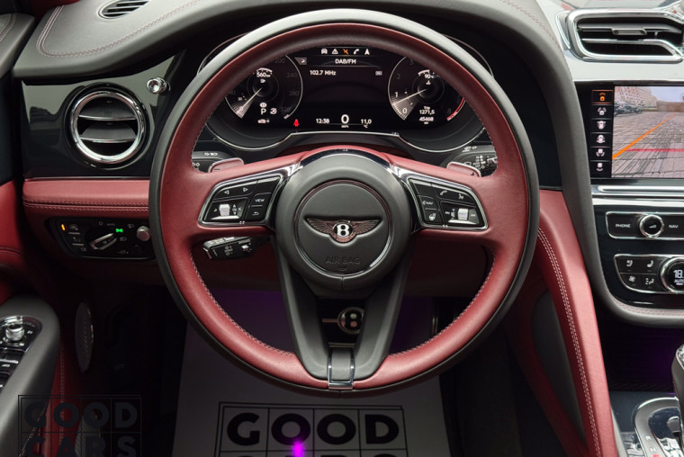 Bentley Bentayga - 38
