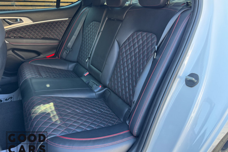 Genesis G70 - 26