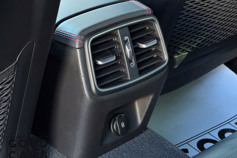 Genesis G70 - 24