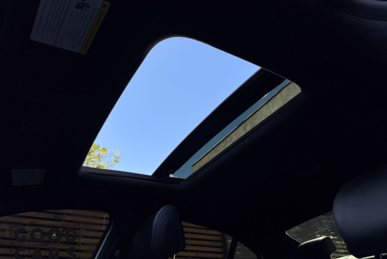 Genesis G70 - 36