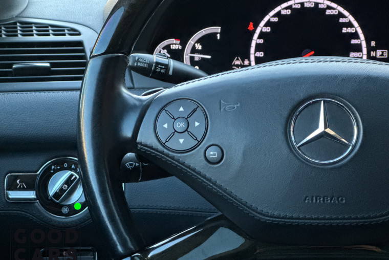 Mercedes-Benz CL 550 - 23