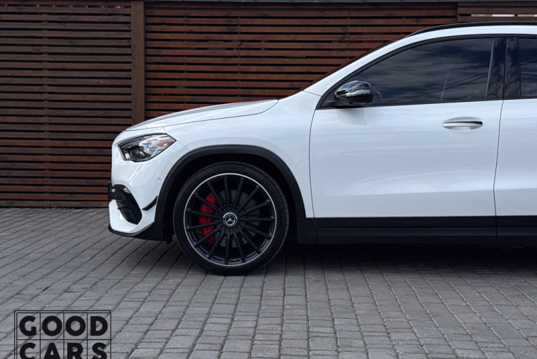 Mercedes-Benz GLA 45 AMG - 13