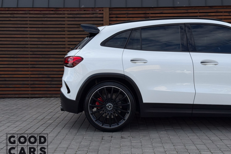 Mercedes-Benz GLA 45 AMG - 15