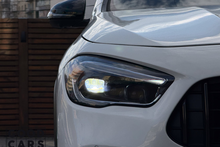 Mercedes-Benz GLA 45 AMG - 9