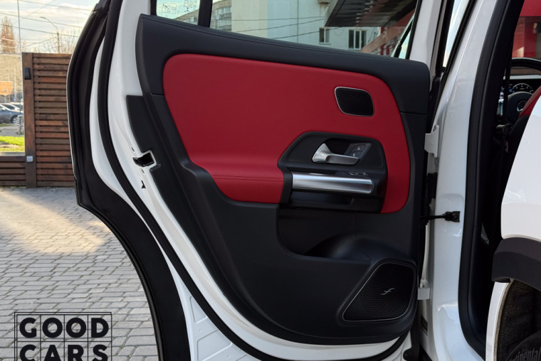 Mercedes-Benz GLA 45 AMG - 23