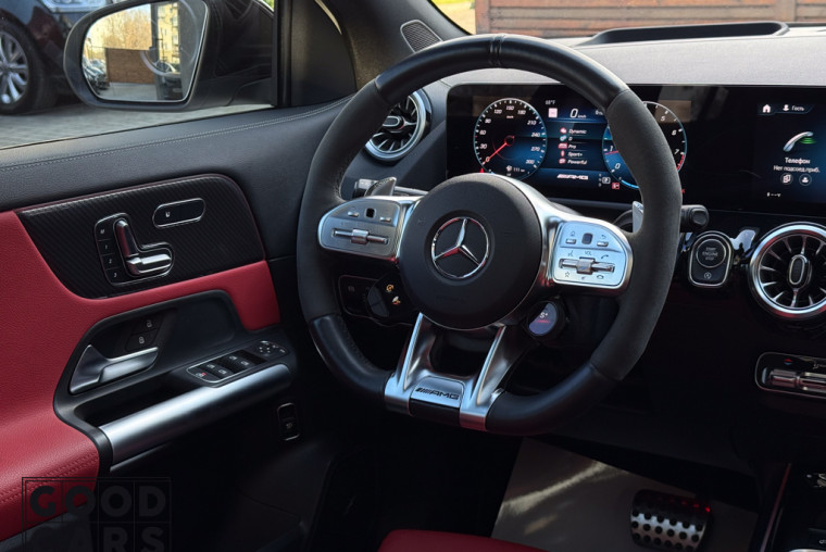 Mercedes-Benz GLA 45 AMG - 31