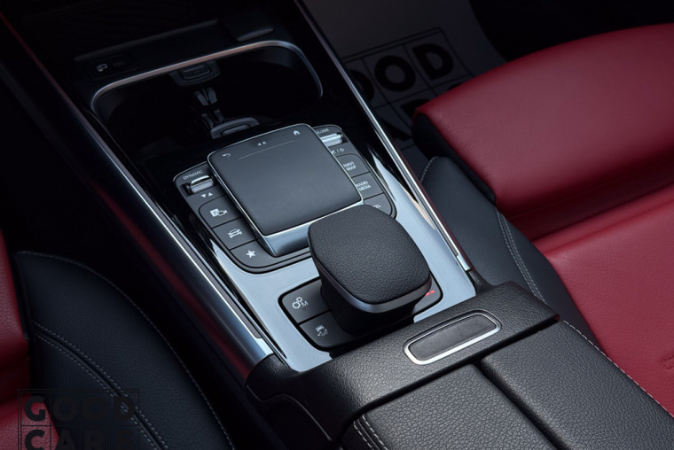 Mercedes-Benz GLA 45 AMG - 35