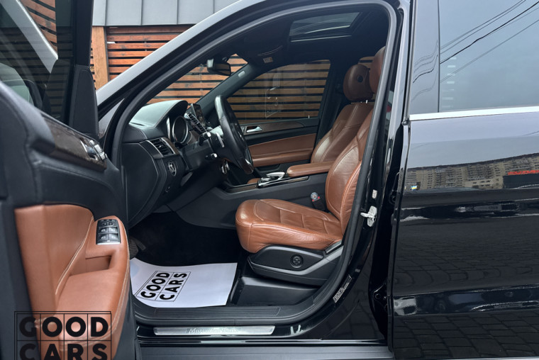 Mercedes-Benz GLS - 18