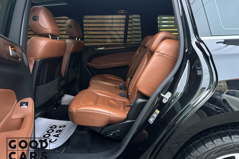 Mercedes-Benz GLS - 23
