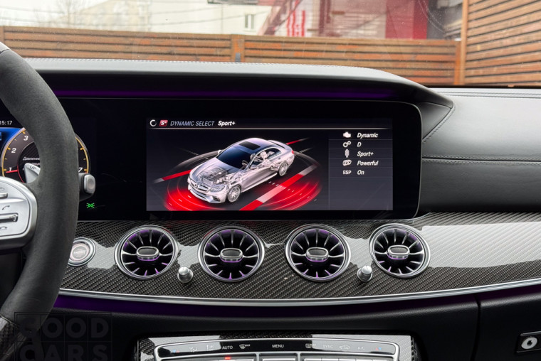 Mercedes-Benz E63s AMG - 36
