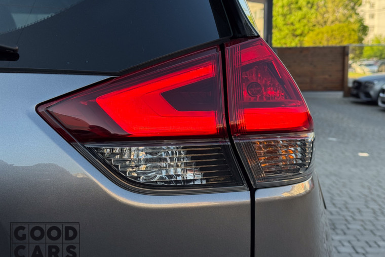 Nissan Rogue - 10