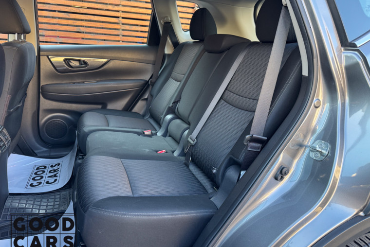 Nissan Rogue - 24