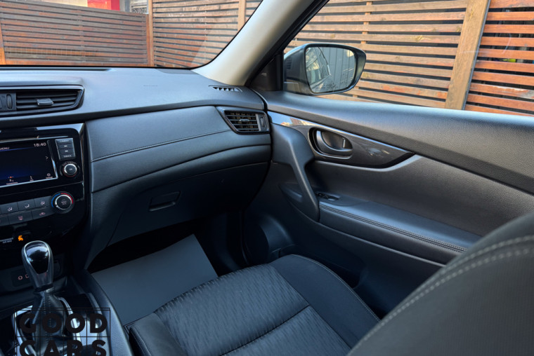 Nissan Rogue - 32