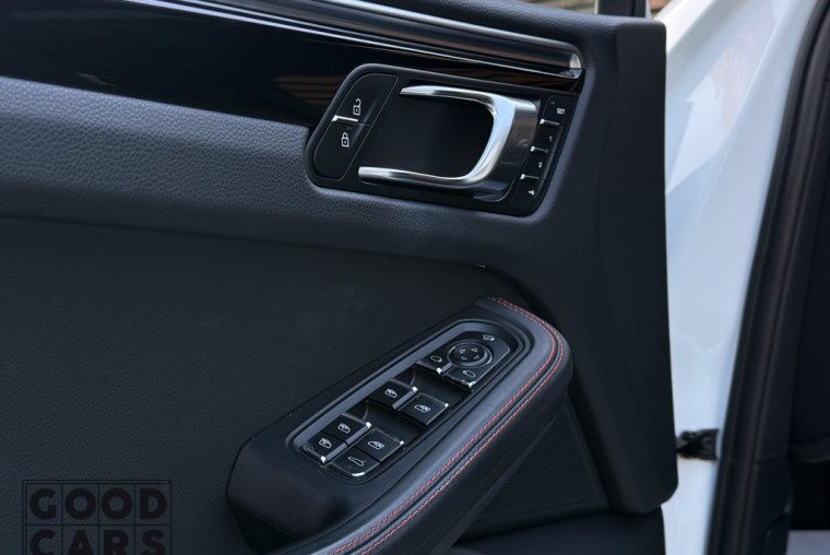 Porsche Macan - 17