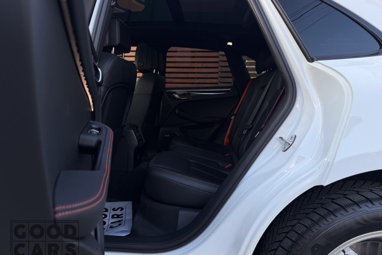 Porsche Macan - 23