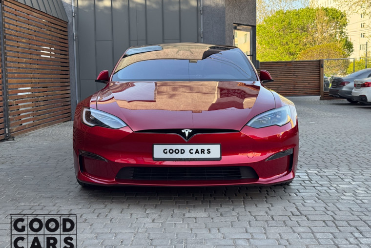 Tesla Model S - 1