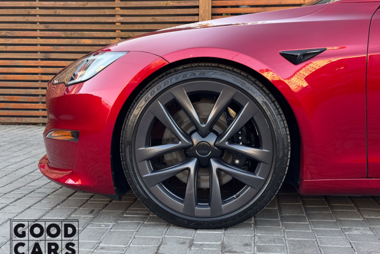 Tesla Model S - 11