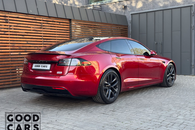 Tesla Model S - 6