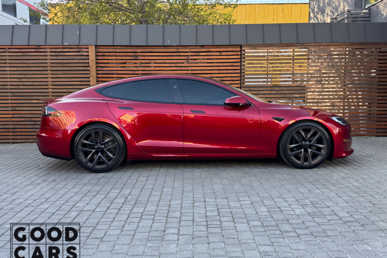 Tesla Model S - 7