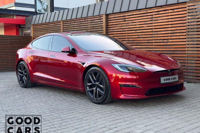 Tesla Model S - 8
