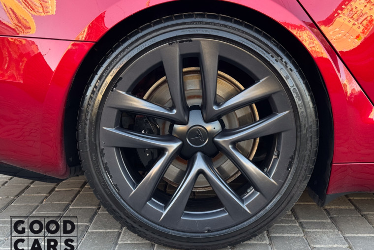 Tesla Model S - 14