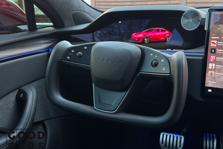 Tesla Model S - 25