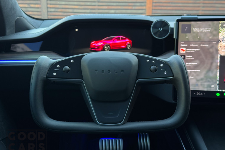 Tesla Model S - 26