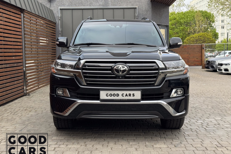 Toyota Land Cruiser 200 - 1