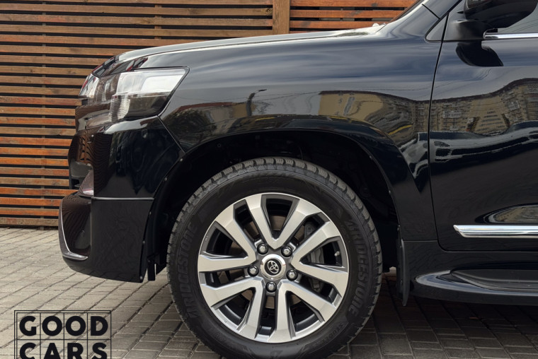 Toyota Land Cruiser 200 - 11