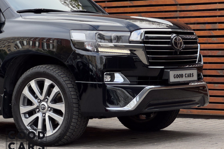 Toyota Land Cruiser 200 - 13