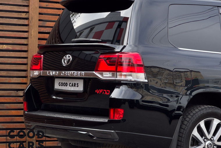 Toyota Land Cruiser 200 - 14
