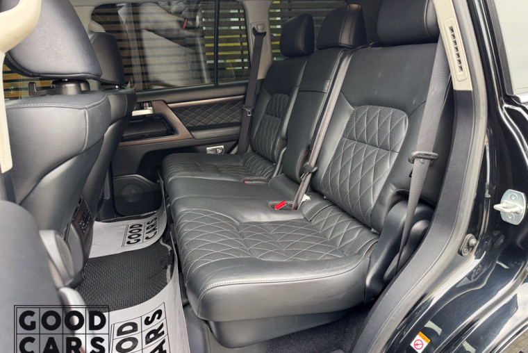 Toyota Land Cruiser 200 - 23
