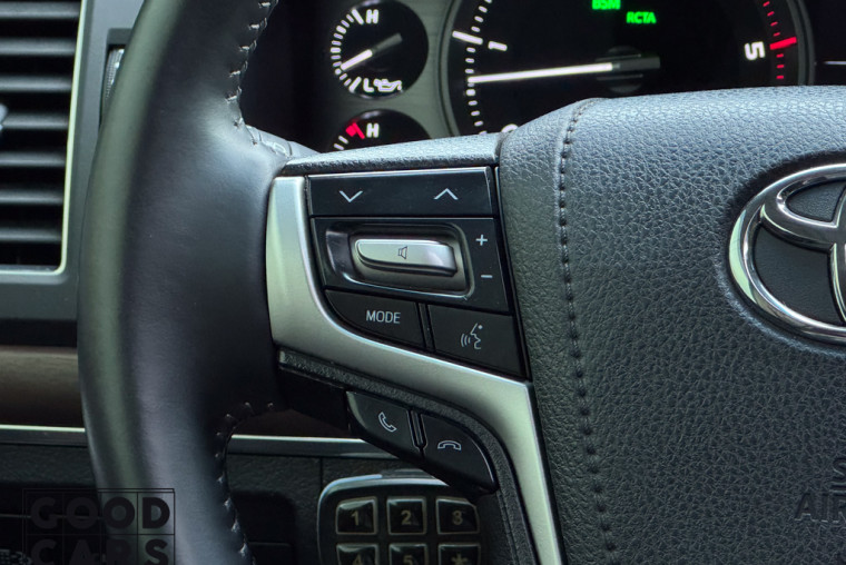 Toyota Land Cruiser 200 - 27