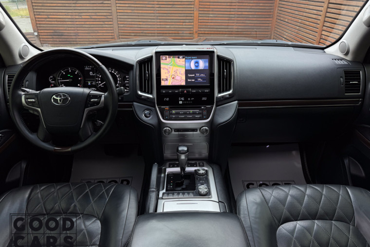 Toyota Land Cruiser 200 - 29