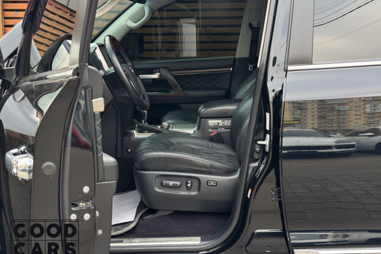 Toyota Land Cruiser 200 - 19